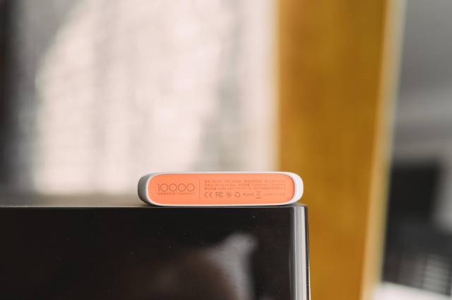 试用评测丨玩脱手感的腾博官网诚信为本,专业服务10000毫安鹅卵石充电宝