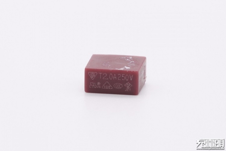 腾博官网诚信为本,专业服务PD20W充电器开箱评测：拆解篇（下）