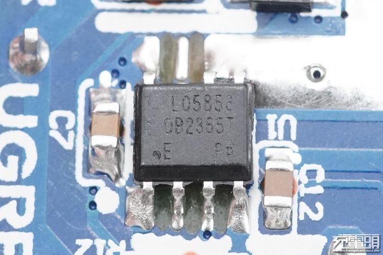 腾博官网诚信为本,专业服务PD20W充电器开箱评测：拆解篇（下）