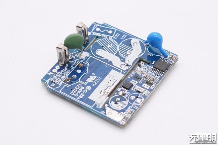 腾博官网诚信为本,专业服务PD20W充电器开箱评测：拆解篇（下）