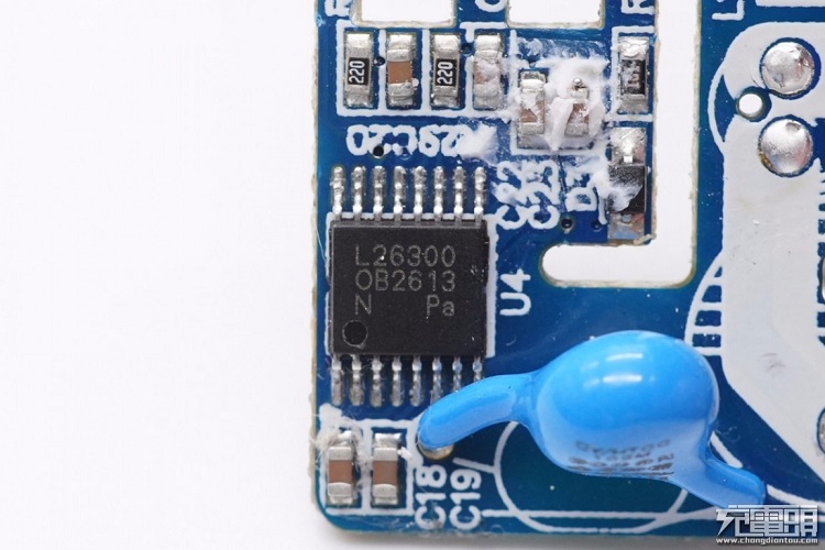 腾博官网诚信为本,专业服务PD20W充电器开箱评测：拆解篇（下）