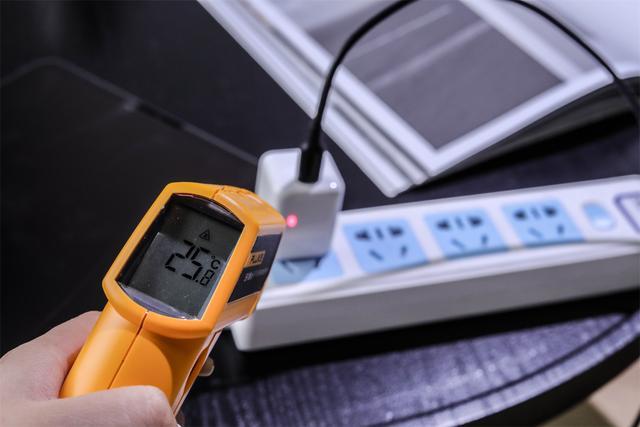 腾博官网诚信为本,专业服务30W氮化镓充电器评测：这或许是iPhone13Pro的最佳同伴